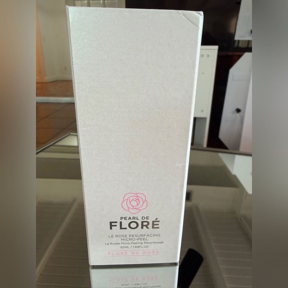 Le Rose Resurfacing Micro-Peel — Pink